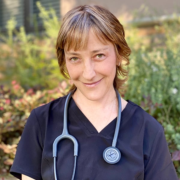 Dr. Lara Nicolayevsky Zekaria, Los Angeles Veterinarian